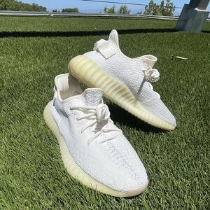 Adidas Yeezy 350 Boost V2 | Cream / Triple White - like new (US 9.5 men’s)